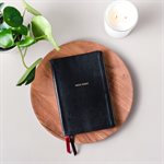 NKJV Large-Print Thinline Bible, Comfort Print--soft leather-look, black (indexed)